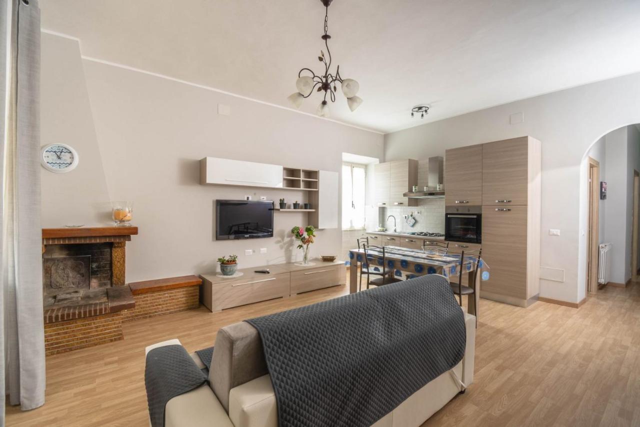 Casa Ilaria Apartment Ladispoli Bagian luar foto