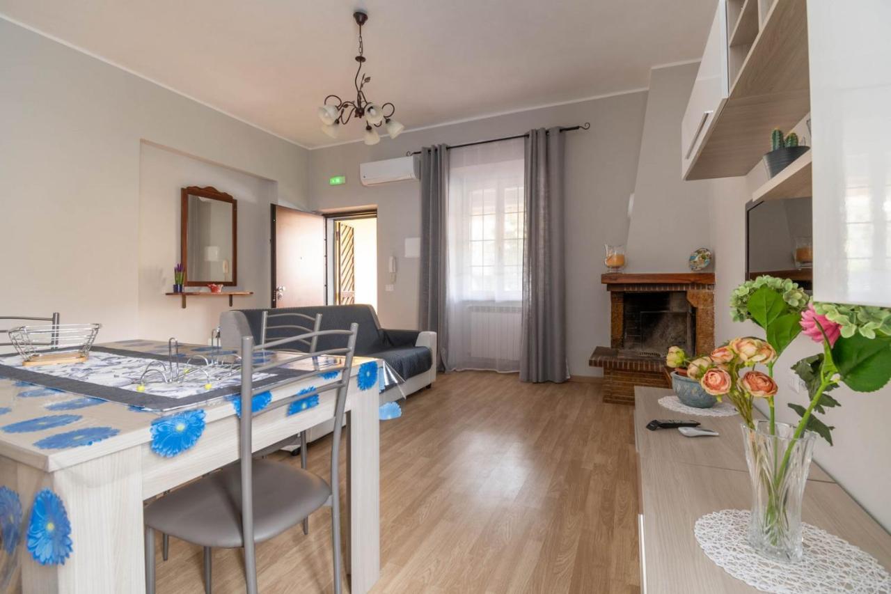 Casa Ilaria Apartment Ladispoli Bagian luar foto