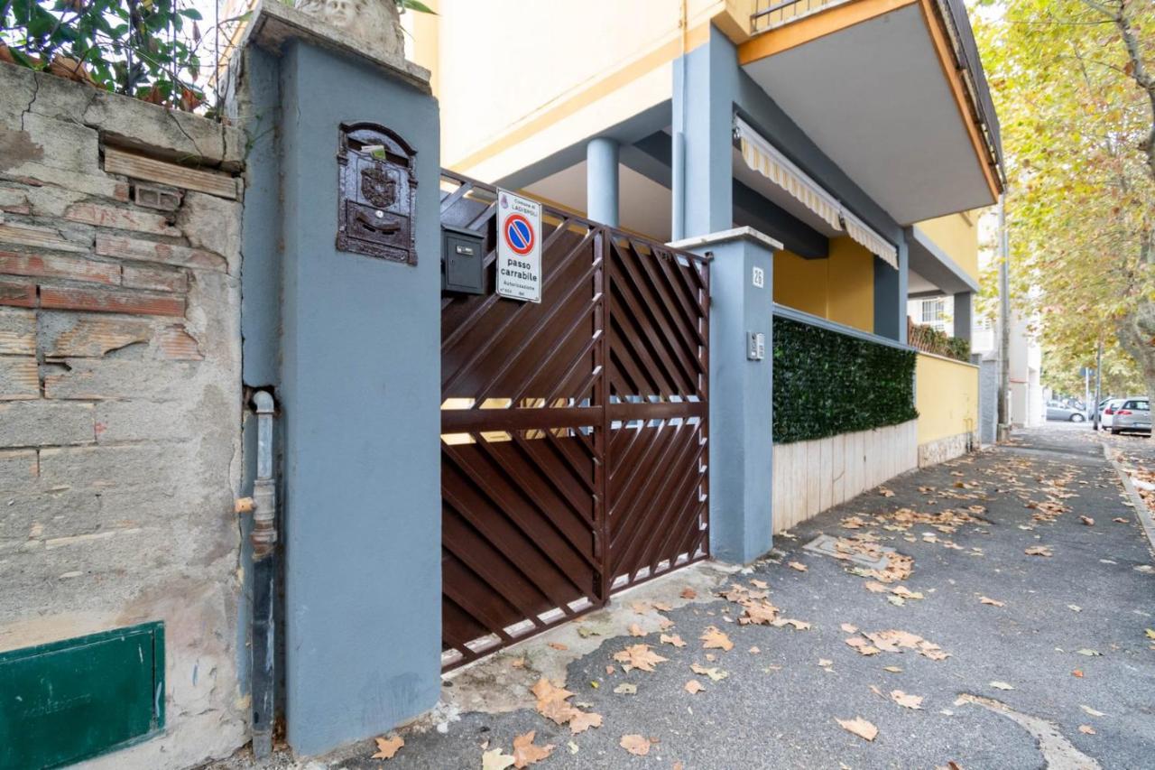 Casa Ilaria Apartment Ladispoli Bagian luar foto