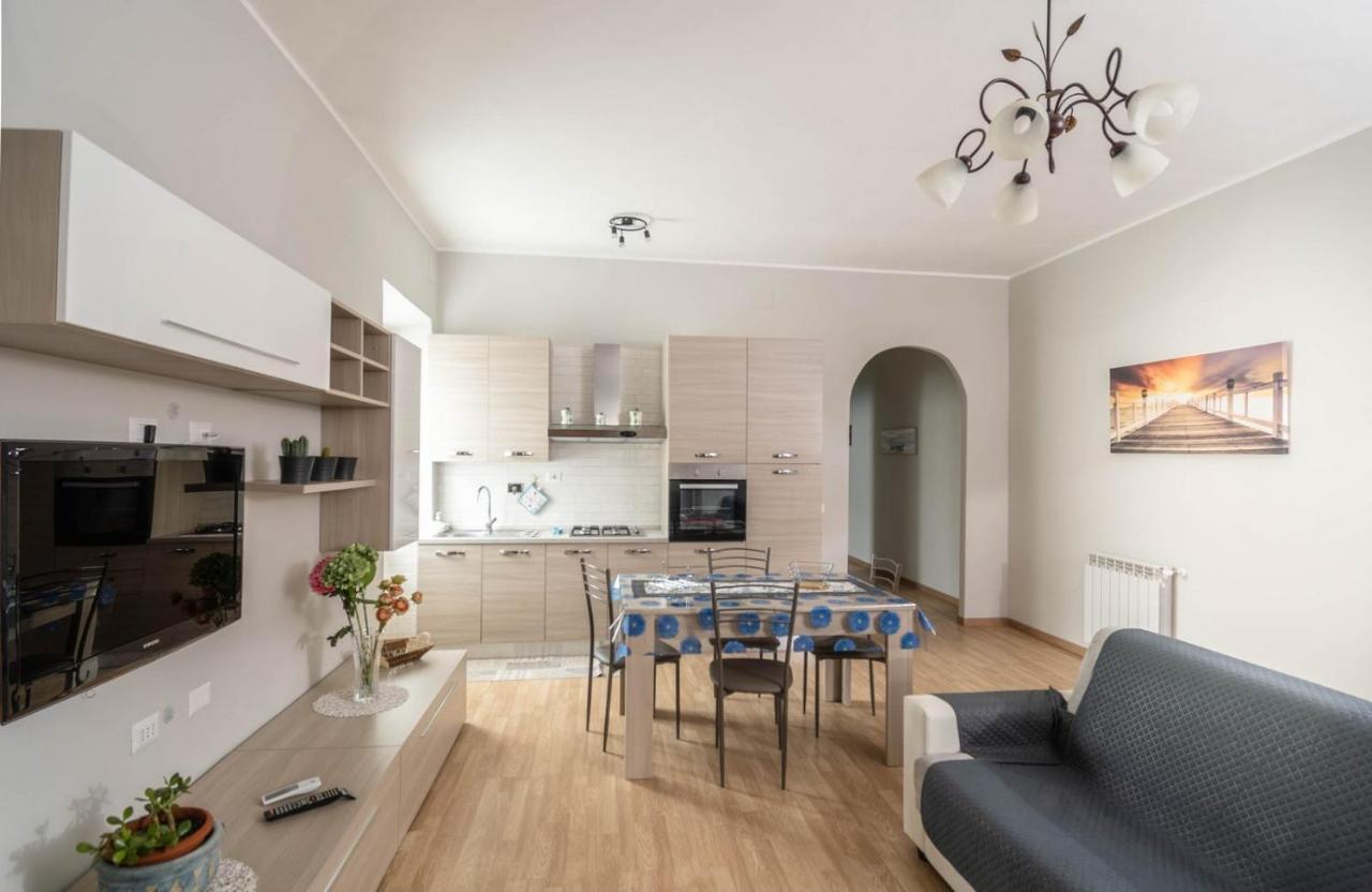 Casa Ilaria Apartment Ladispoli Bagian luar foto