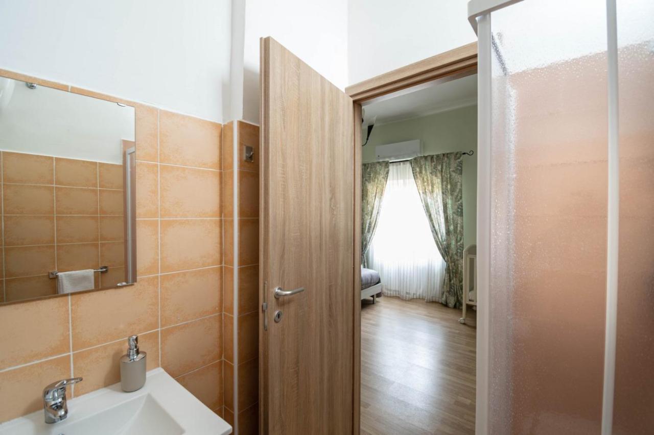 Casa Ilaria Apartment Ladispoli Bagian luar foto
